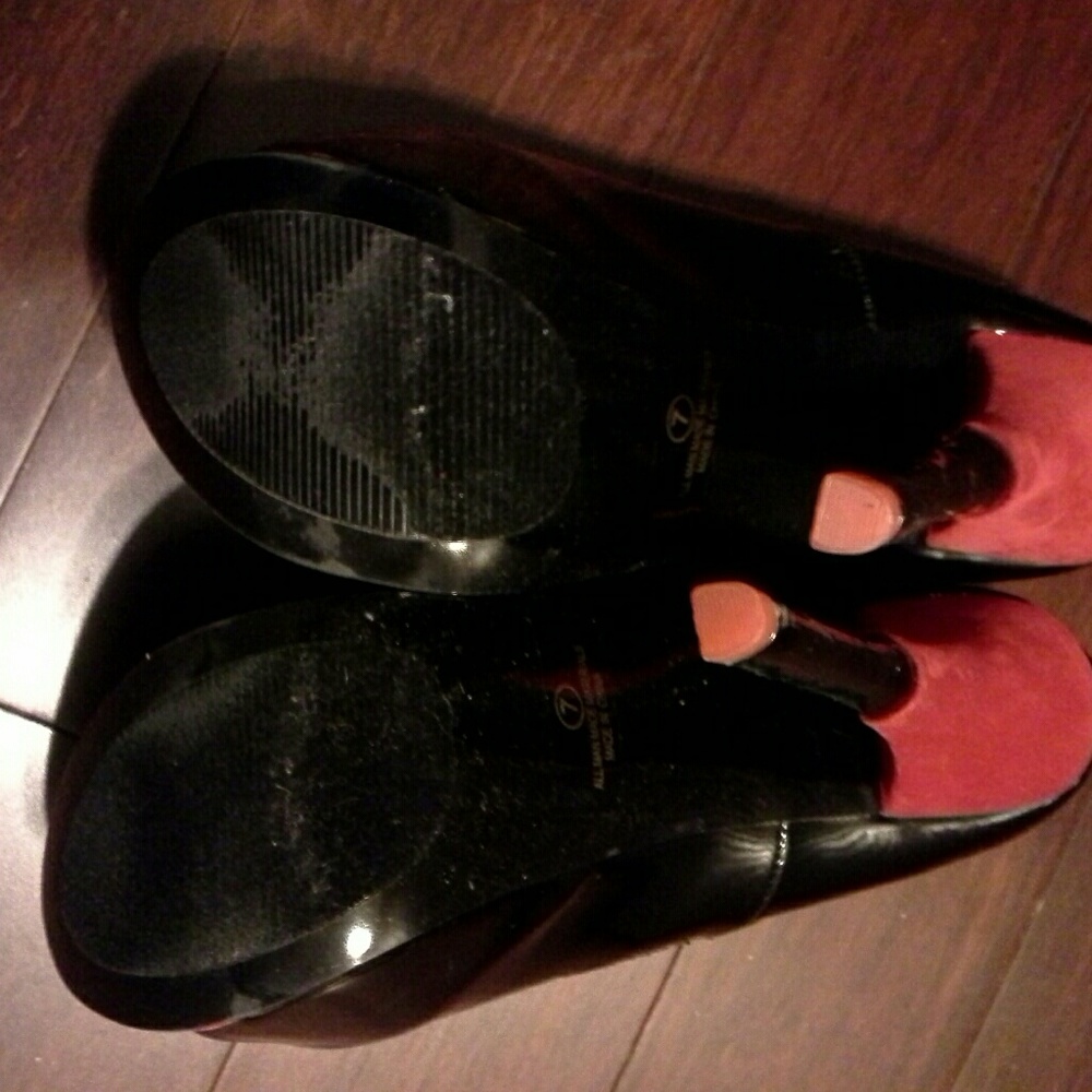 Shoes - Picture 3 of 3